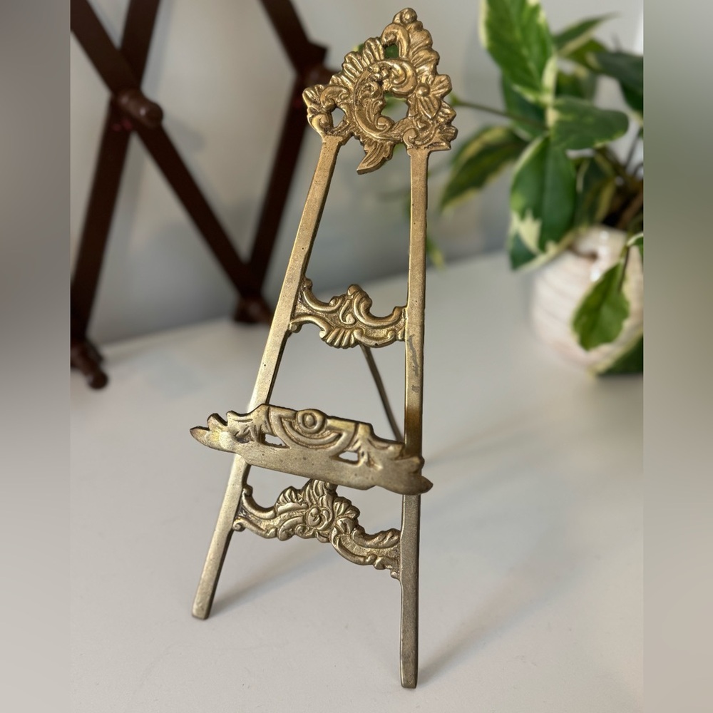 SOLD ⭐️ Ornate Decorative Solid Brass Easel Stand
